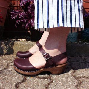 Low Wood Clogs in Aubergine